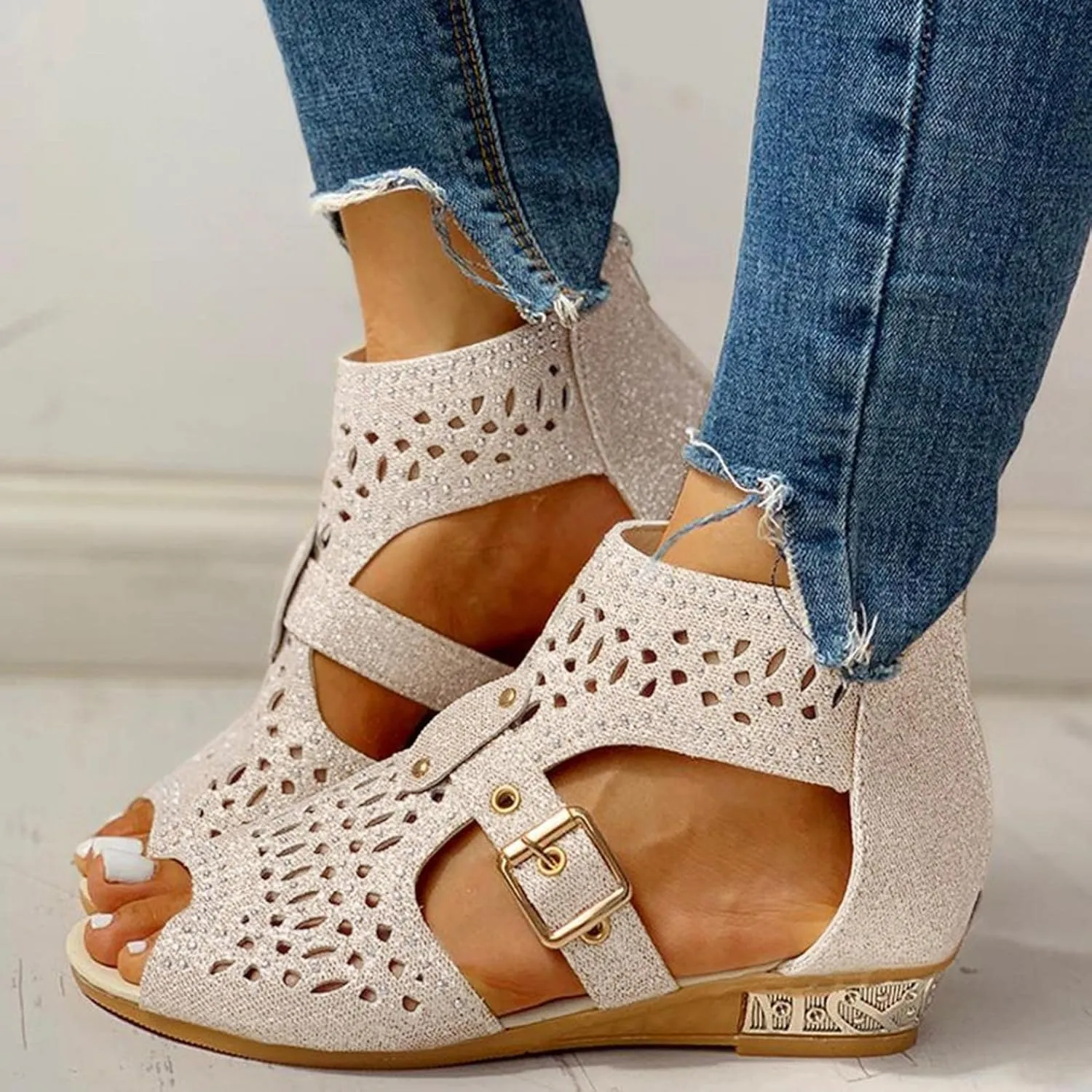 Hbeylia Flat Sandals for Women,Rhinestones Hollow Out Peep Toe Cross Strap Sandals for Womens Glitter Zipper Roman Gladiator Sandals Shoes Summer Casual Daily Sandals