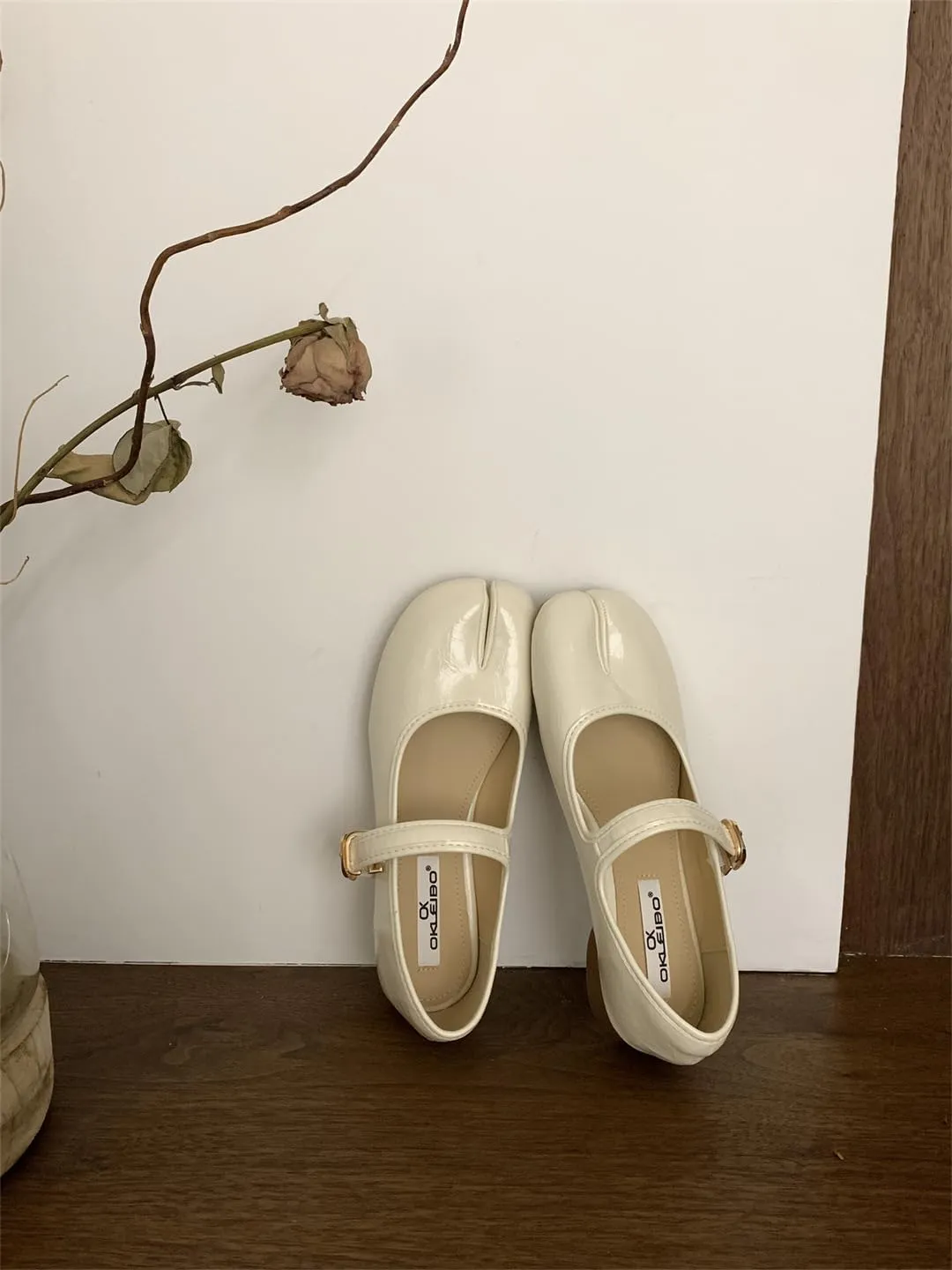 Tabi Shoes Split Toe Mary Janes Sandals Kitten Heels Slip On Breathable Soft Emo Alternative Cute Y2K Kawaii Fashion Trendy Pumps Beach Cruise Spring Summer Fall Outdoors