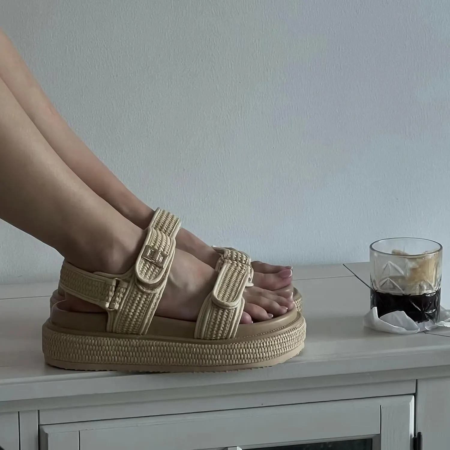 vimitty Hand-Woven Raffia Platform Sandals Adjustable Buckle Strap Comfortable Summer Beach Open Toe Slingback Sandals for Women