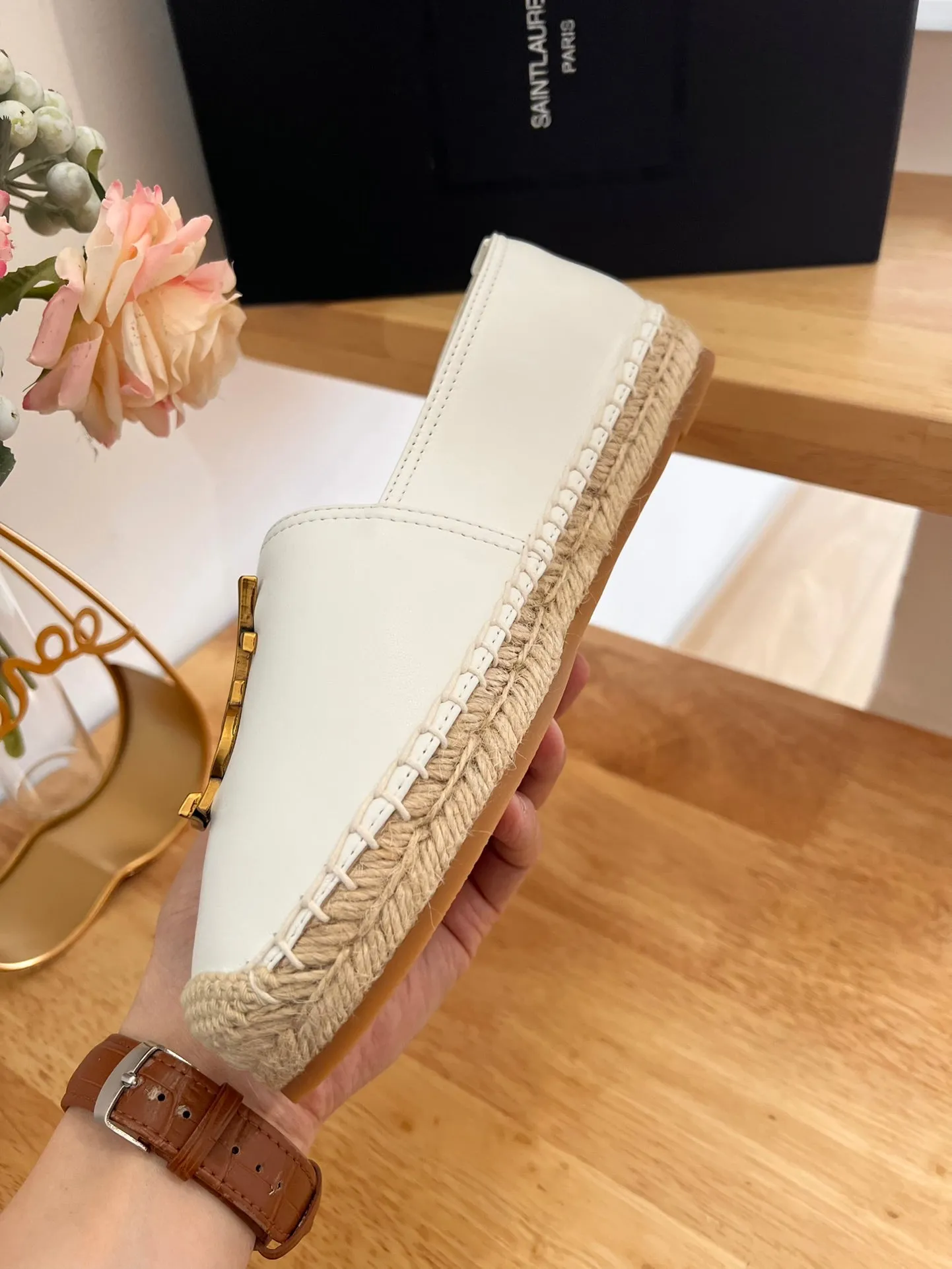 WHITE CALFSKIN Fully customizable On-demand delivery Laurent YVES SLIP LOGO ON Saint SL