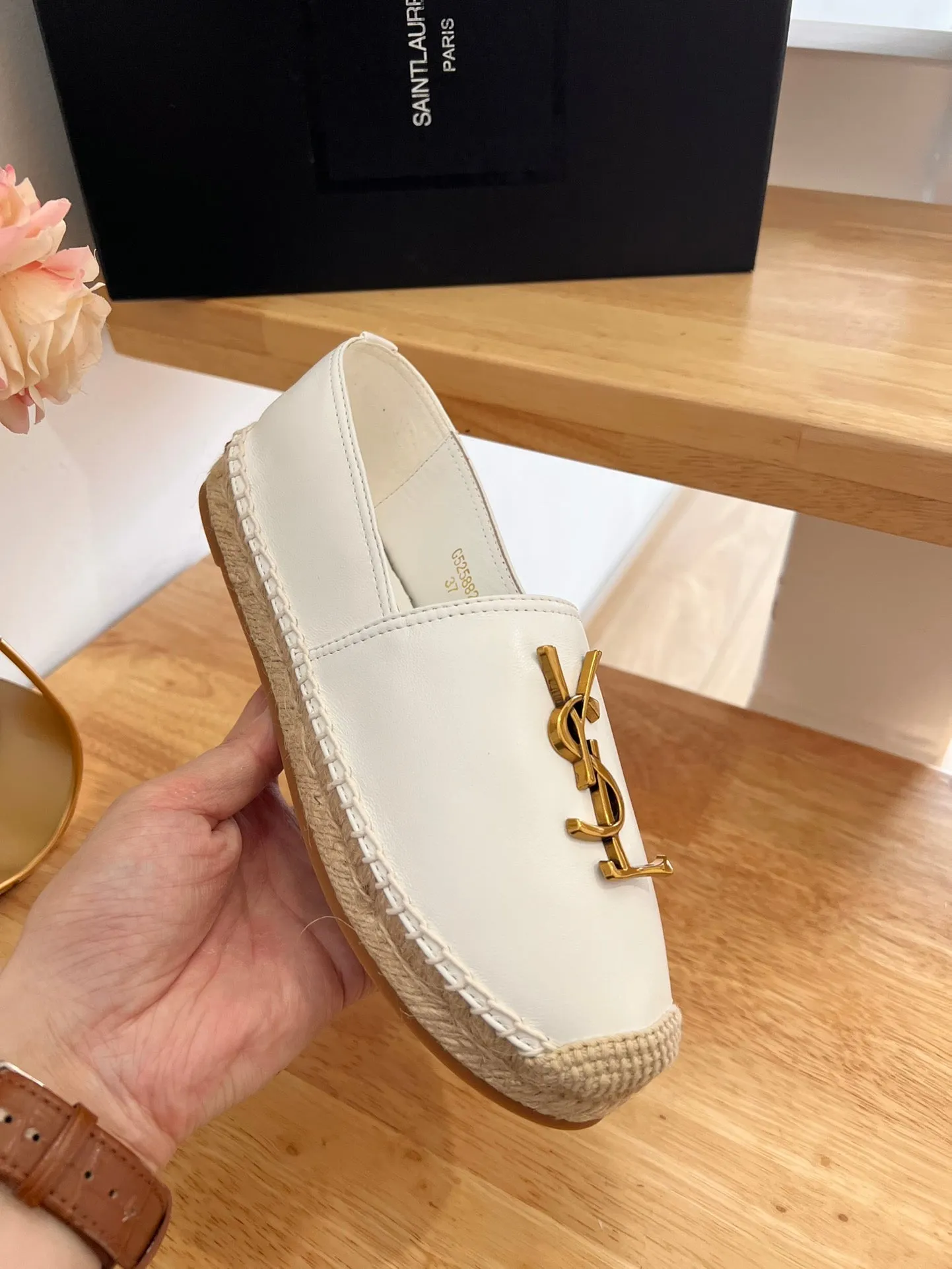 WHITE CALFSKIN Fully customizable On-demand delivery Laurent YVES SLIP LOGO ON Saint SL