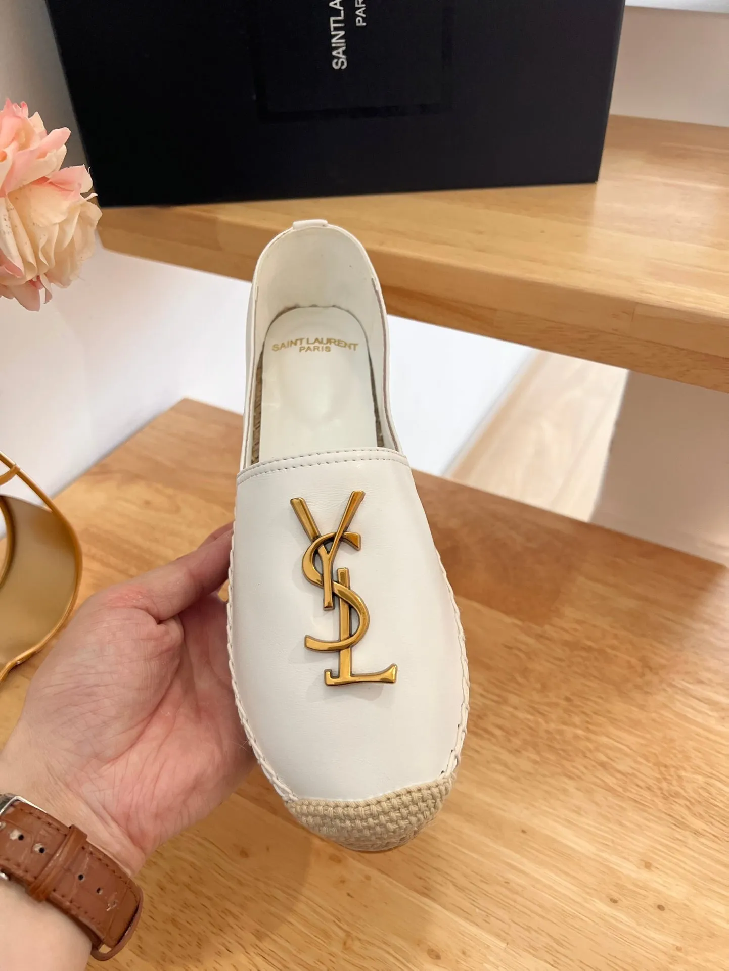 WHITE CALFSKIN Fully customizable On-demand delivery Laurent YVES SLIP LOGO ON Saint SL